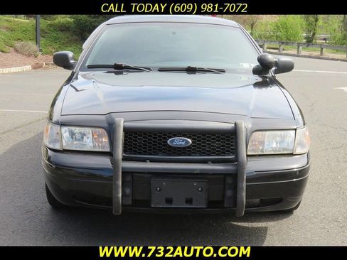 Used 2005 Ford Crown Victoria Police Interceptor image 5