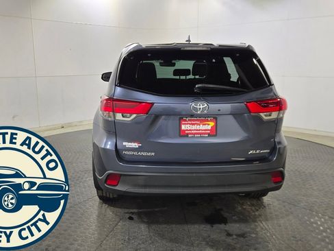 Used 2017 Toyota Highlander XLE image 8