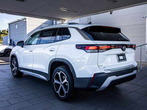 New 2026 Volkswagen Tiguan SE image 13