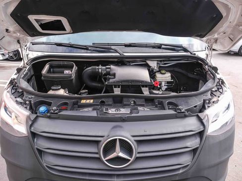 Used 2022 Mercedes-Benz Sprinter 2500 image 33