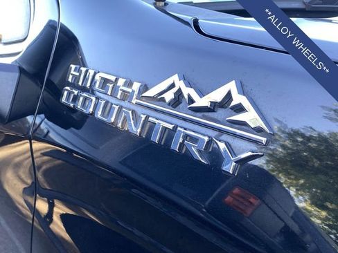 Used 2022 Chevrolet Silverado 1500 High Country w/ Technology Package AWD/4WD image 9
