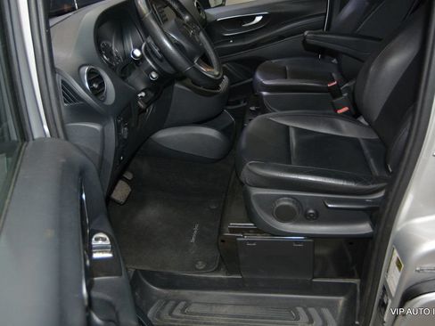 Used 2017 Mercedes-Benz Metris Passenger image 14