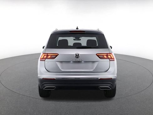 Used 2026 Volkswagen Tiguan SE FWD image 7