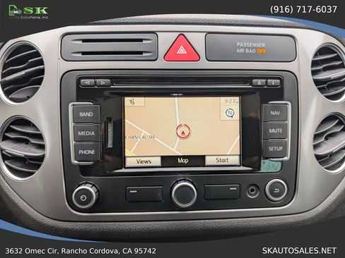 Used 2011 Volkswagen Tiguan S image 22