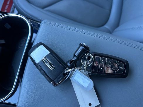 Used 2022 Lincoln Nautilus Reserve w/ Luxury Package image 34