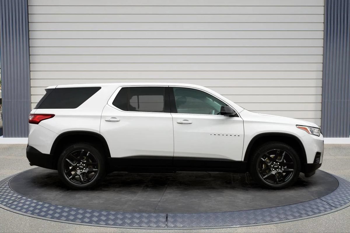 Used 2020 Chevrolet Traverse LS FWD image 8