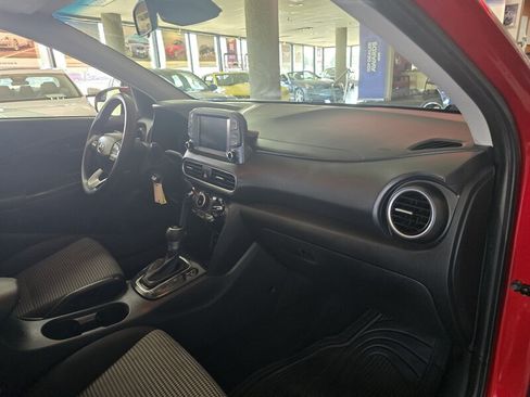 Used 2019 Hyundai Kona SE AWD/4WD image 13