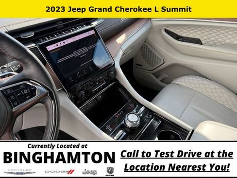 Used 2023 Jeep Grand Cherokee L Summit AWD/4WD image 12