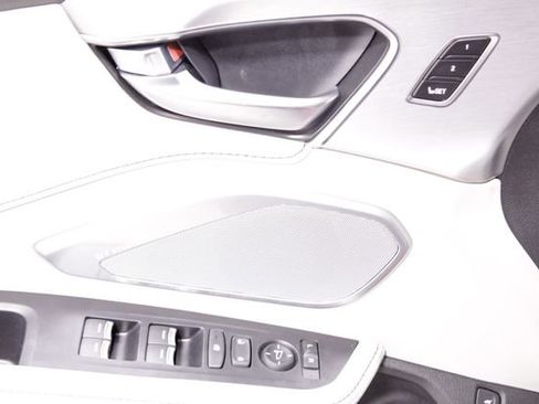 Used 2025 Acura RDX w/ Technology Package image 23