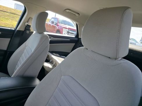 Used 2018 Ford Fusion S image 12