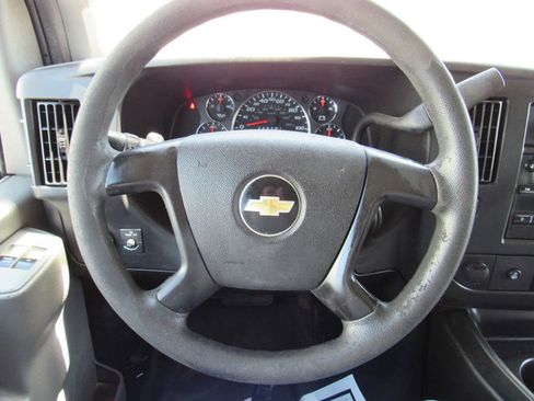 Used 2016 Chevrolet Express 2500 RWD image 33