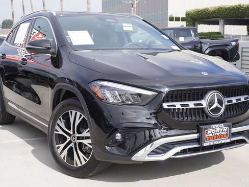 Used 2025 Mercedes-Benz GLA 250 image 2