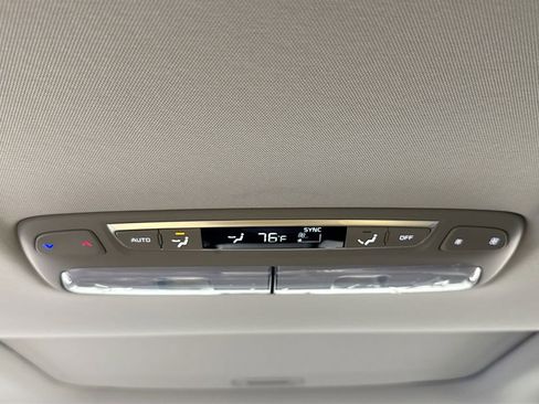 Used 2025 Kia Telluride EX w/ EX Captain's Chair Package AWD/4WD image 27