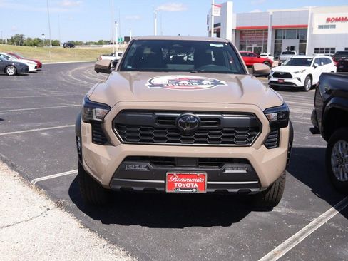 New 2026 Toyota Tacoma TRD Off-Road w/ TRD Off Road Premium Package AWD/4WD image 3