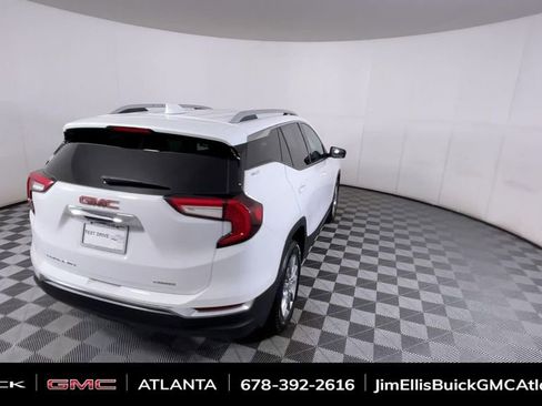 Used 2023 GMC Terrain SLT image 9