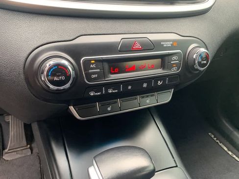 Used 2019 Kia Sorento FWD w/ LX Convenience Package image 12
