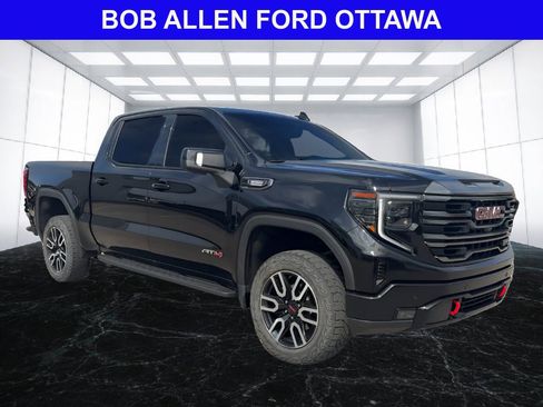 Used 2024 GMC Sierra 1500 AT4 w/ Technology Package AWD/4WD image 5