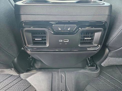 Used 2025 Chevrolet Silverado 1500 ZR2 image 17