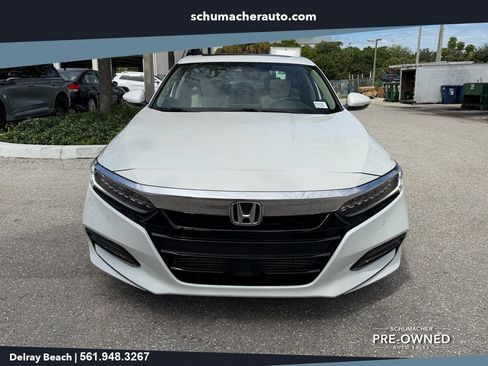 Used 2018 Honda Accord Touring image 2