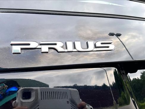 Used 2015 Toyota Prius Two FWD image 33