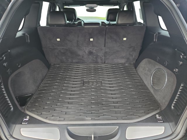 Used 2018 Jeep Grand Cherokee Overland AWD/4WD image 13