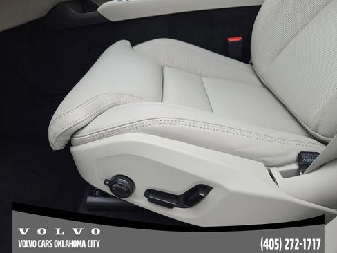 Used 2026 Volvo XC90 B6 Ultra image 23
