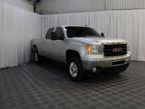 Used 2011 GMC Sierra 2500 SLT w/ Snow Plow Prep Package image 31