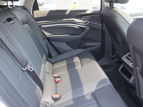 Used 2021 Audi e-tron Premium w/ Convenience Plus Package AWD/4WD image 14