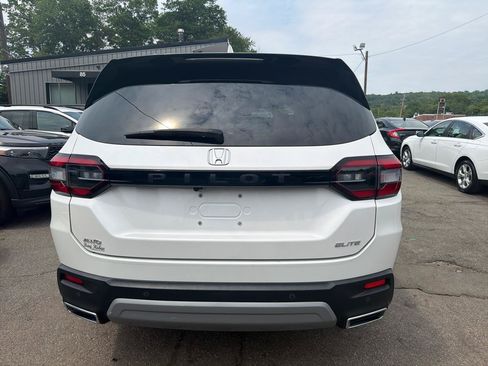 Used 2023 Honda Pilot Elite image 8