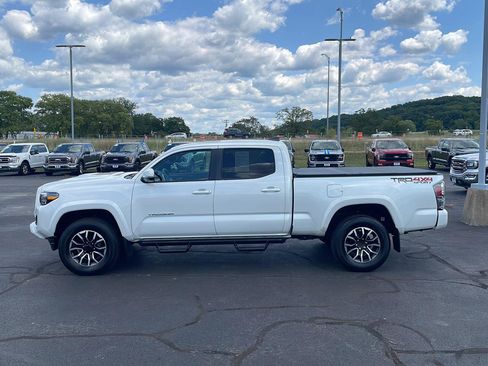 Used 2023 Toyota Tacoma TRD Sport w/ TRD Premium Sport Package AWD/4WD image 2