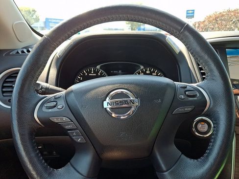 Used 2018 Nissan Pathfinder Platinum AWD/4WD image 24