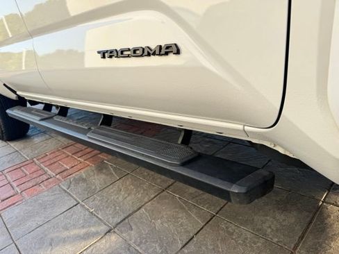 Used 2024 Toyota Tacoma TRD Sport AWD/4WD image 16