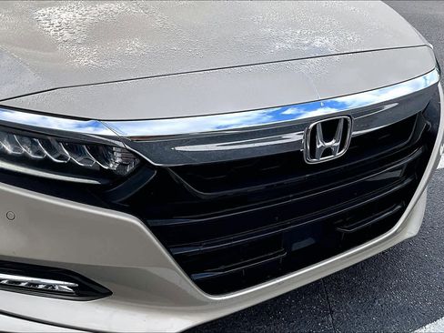 Used 2020 Honda Accord Touring image 29
