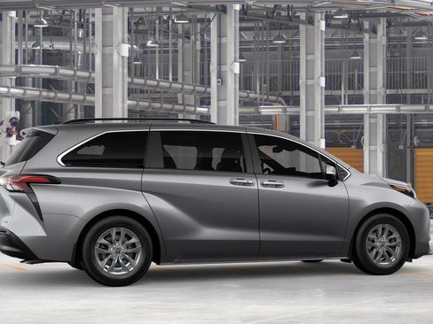 New 2026 Toyota Sienna XLE FWD image 11