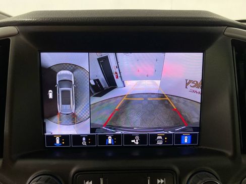 Certified 2023 GMC Terrain AT4 w/ Infotainment Package II AWD/4WD image 17