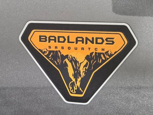 Used 2021 Ford Bronco Badlands AWD/4WD image 8