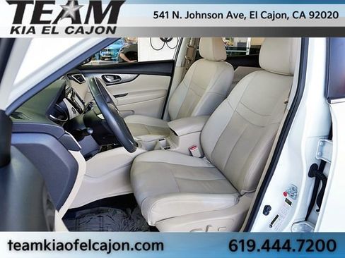 Used 2016 Nissan Rogue SL image 16