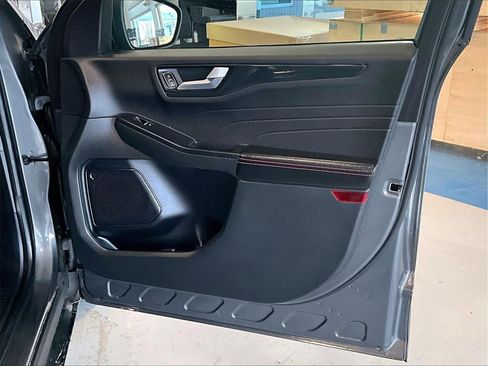 Used 2023 Ford Escape ST-Line image 12