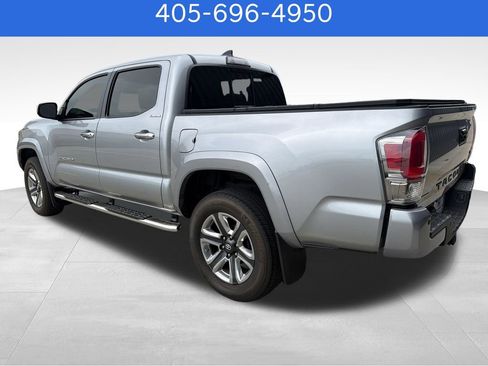 Used 2018 Toyota Tacoma Limited RWD image 3