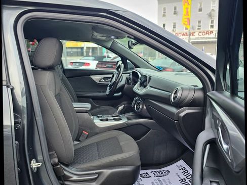 Used 2019 Chevrolet Blazer LT image 11