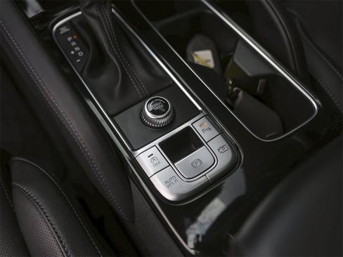 Used 2024 Kia Telluride SX image 32