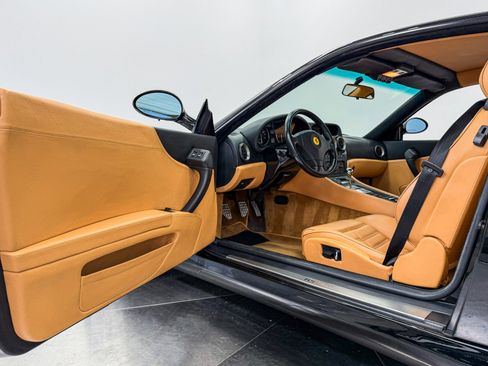 Used 1998 Ferrari 550 Maranello Coupe RWD image 21