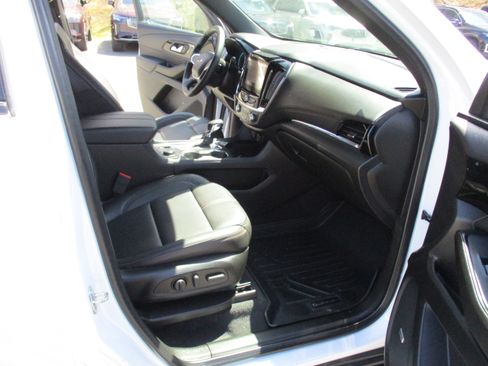 Certified 2023 Chevrolet Traverse RS AWD/4WD image 16