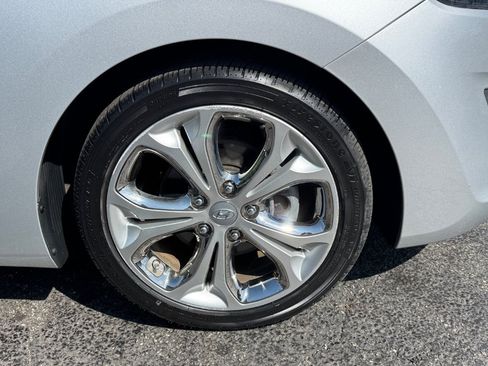 Used 2014 Hyundai Elantra GT w/ Option Group 03 FWD image 10