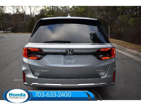 New 2026 Honda Odyssey Touring image 6