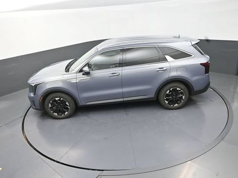 Used 2024 Kia Sorento S FWD image 25