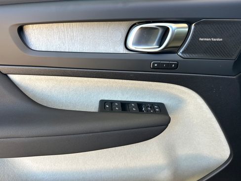 New 2026 Volvo XC40 B5 Plus AWD/4WD image 8