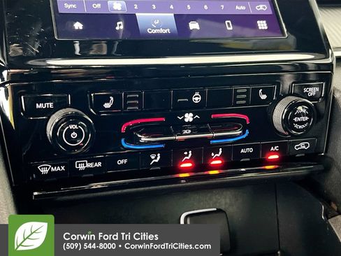 Used 2024 Jeep Grand Cherokee L Laredo AWD/4WD image 9