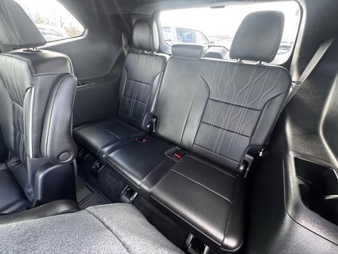 Used 2025 Buick Enclave Avenir w/ Super Cruise Package image 8