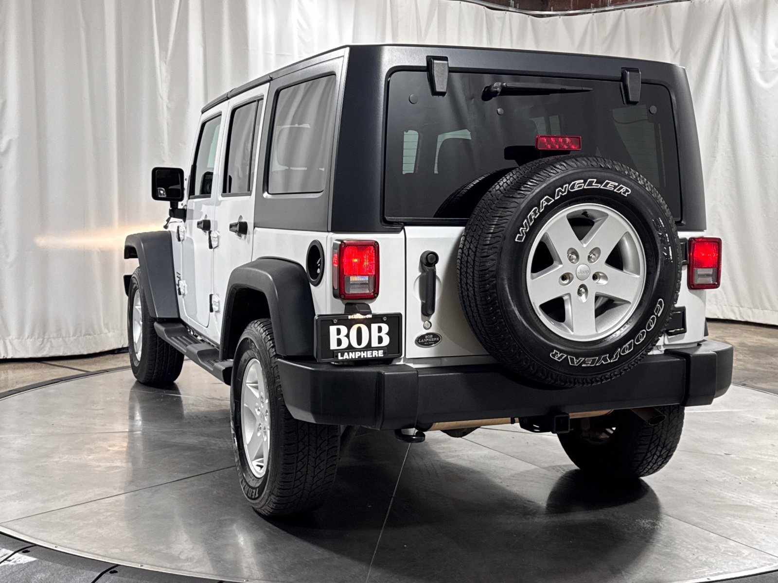 Used 2018 Jeep Wrangler Unlimited Sport S AWD/4WD image 11